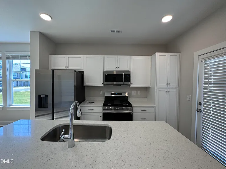 836 Pryor St — Photo 14