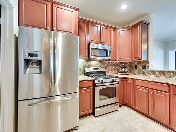 4th image of 2184 Portofino Dr