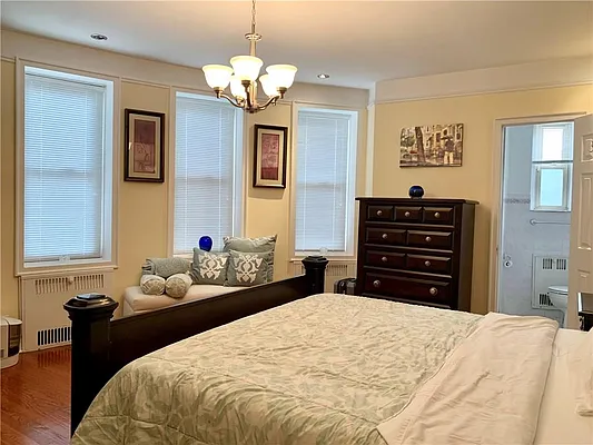 Sold by Remax Real Estate Professionals | media 8