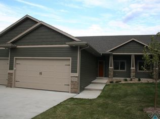5900 S Shadow Wood Pl, Sioux Falls, SD 57108