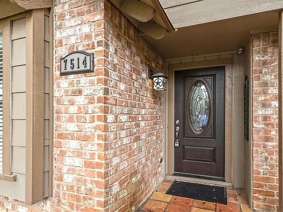 3rd image of 7514 Roebourne Ln