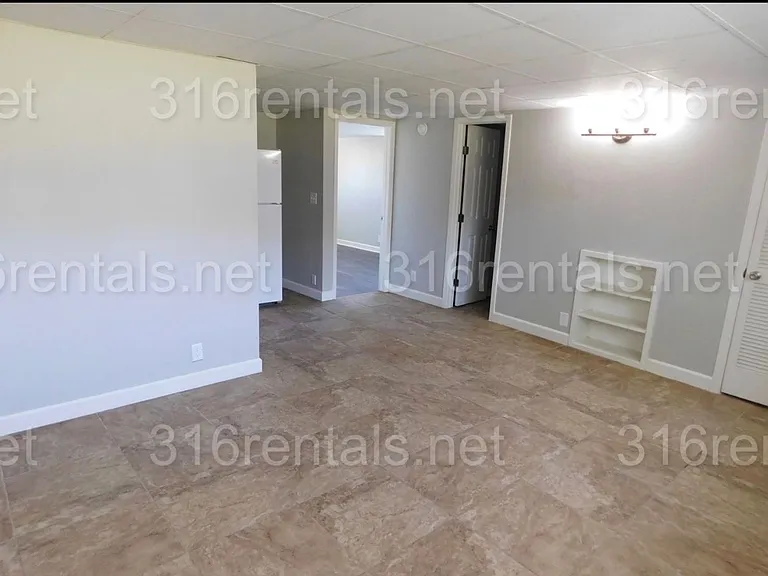 Broadview Apartments — Photo 3