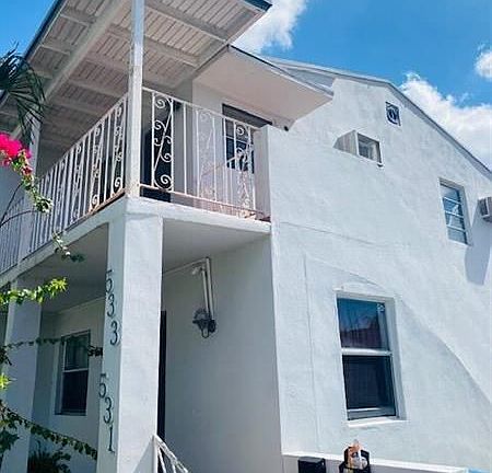 3rd image of 533 NW 35th Ave