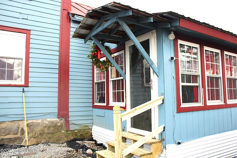 4th image of 17 Hudson Street