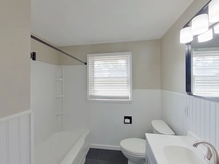 449 Harding St — Photo 9