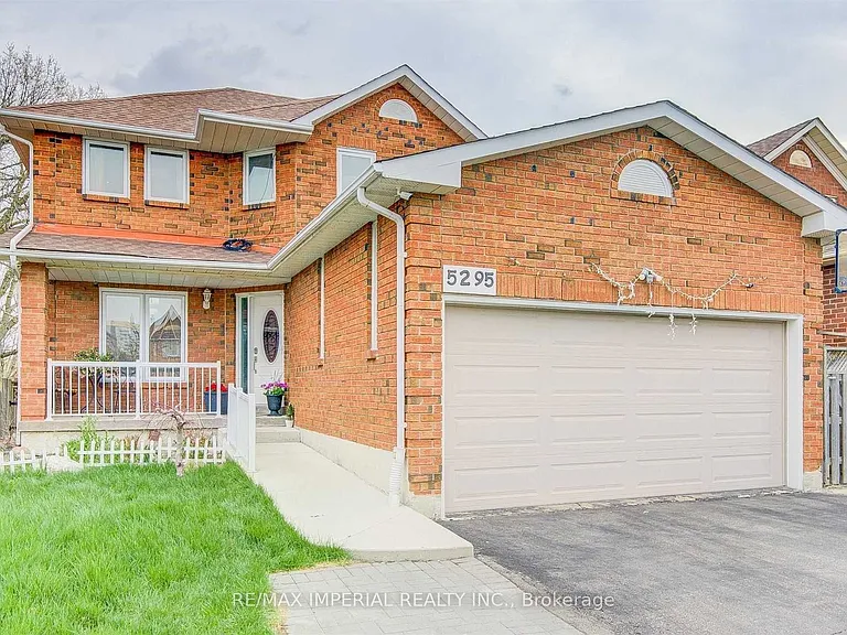 5295 Thornwood Dr #UPPER — Photo 2