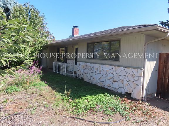 3rd image of 1305 Corum Ave #1305CORUM