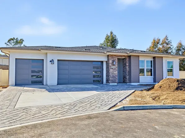 1744 Ishihara Rd, Vista, CA 92084
