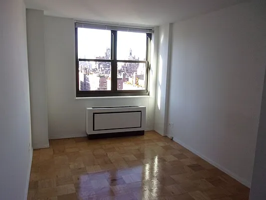 Rented by Carlyle Property Management | media 4