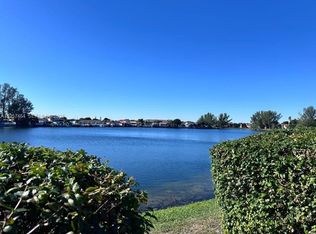 Lago Grande, Hialeah, FL 33016