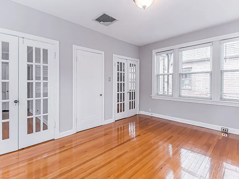 (292) 7366 Pershing — Photo 18