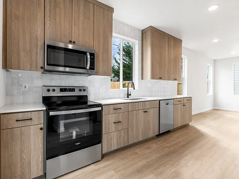 1 Month Free Rent! Brand New 2bd/1.5bath Townhome Mt. Scott-Arleta Gem! — Photo 11