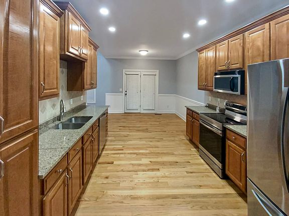 4th image of 4943 Hamillville Ct