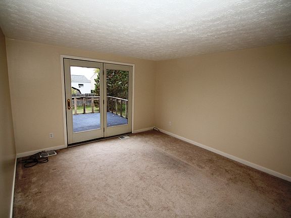 2nd image of 615 Pickerington Hills Dr