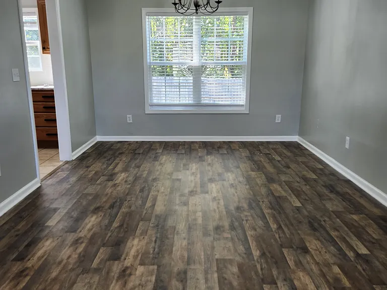 43 Derby Ln — Photo 6