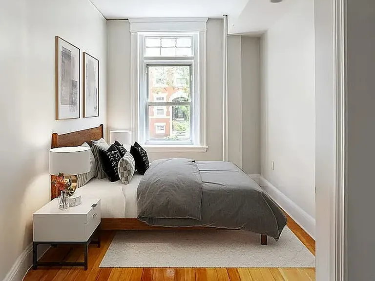 12 Strathmore Rd #1 — Photo 4