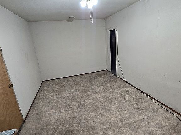 4th image of 187 Claude St