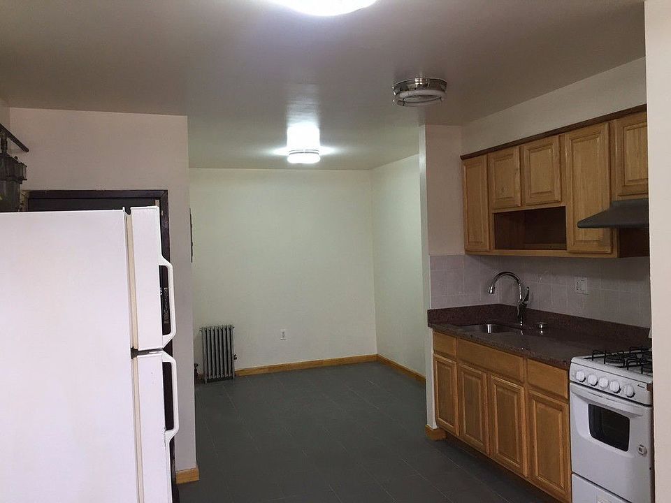 2nd image of 19 Allen St APT 15
