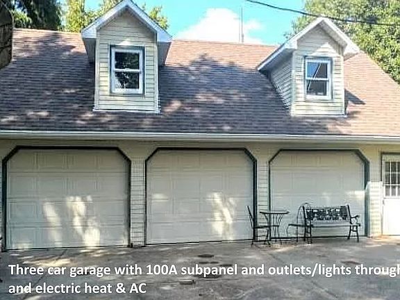 3 car garage with loft