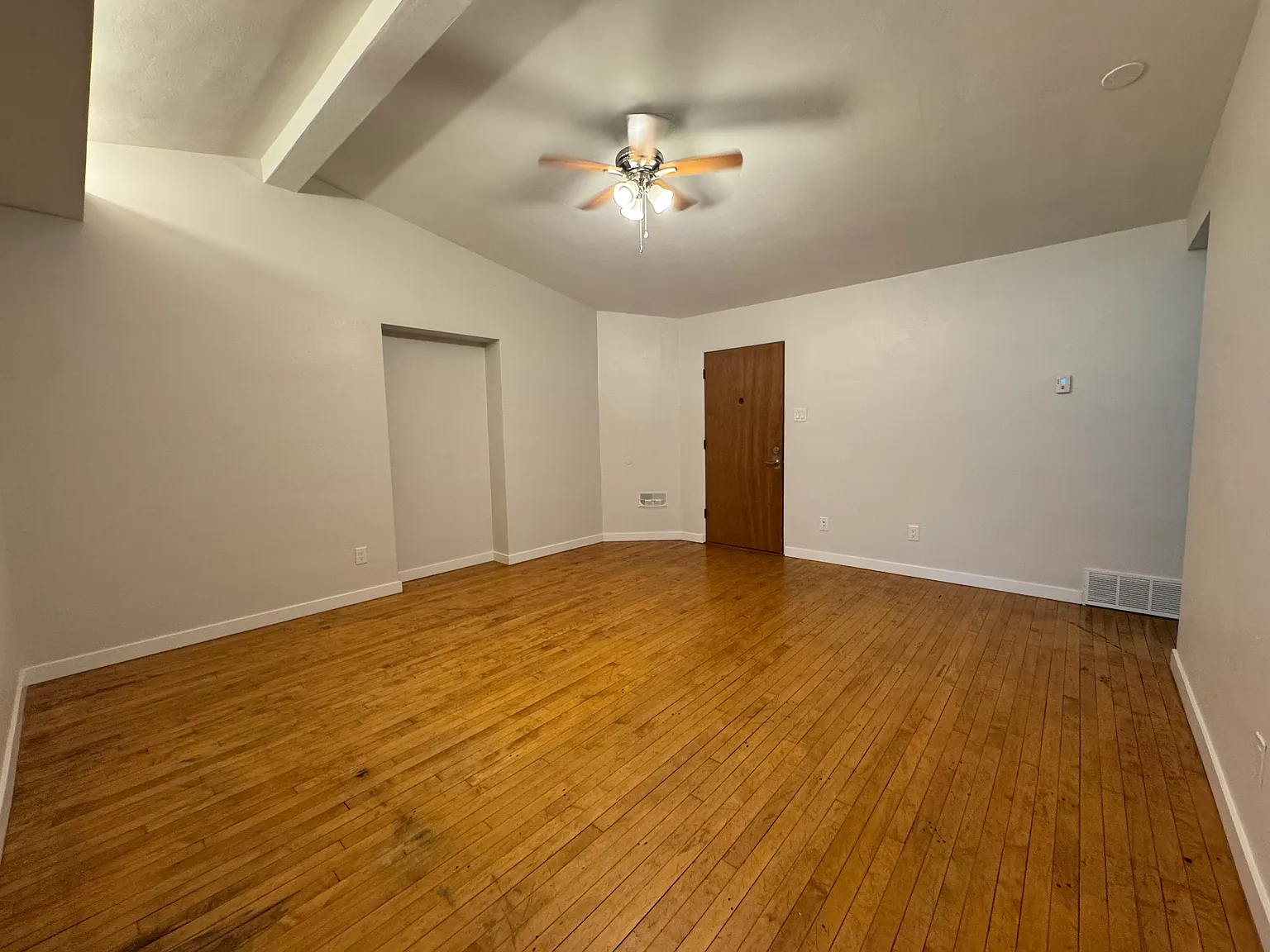 2 bed, 700 sqft, $1,150 — Photo 4