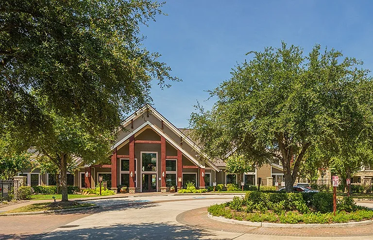 Northgate Oaks Apartments — Photo 25