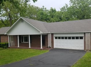 965 E 13th St, Cassville, MO 65625