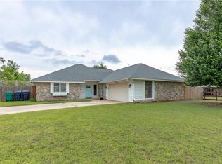 3900 Landmark Rd, Yukon, OK 73099
