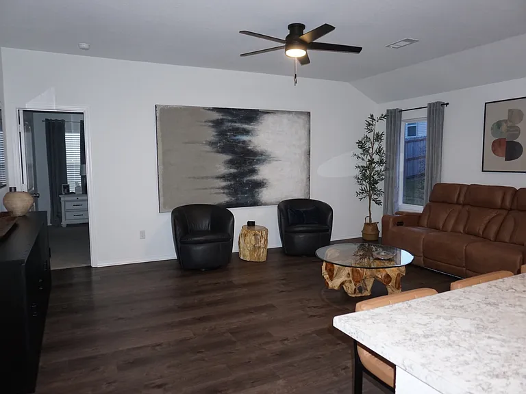 1487 Meadows Dr — Photo 9
