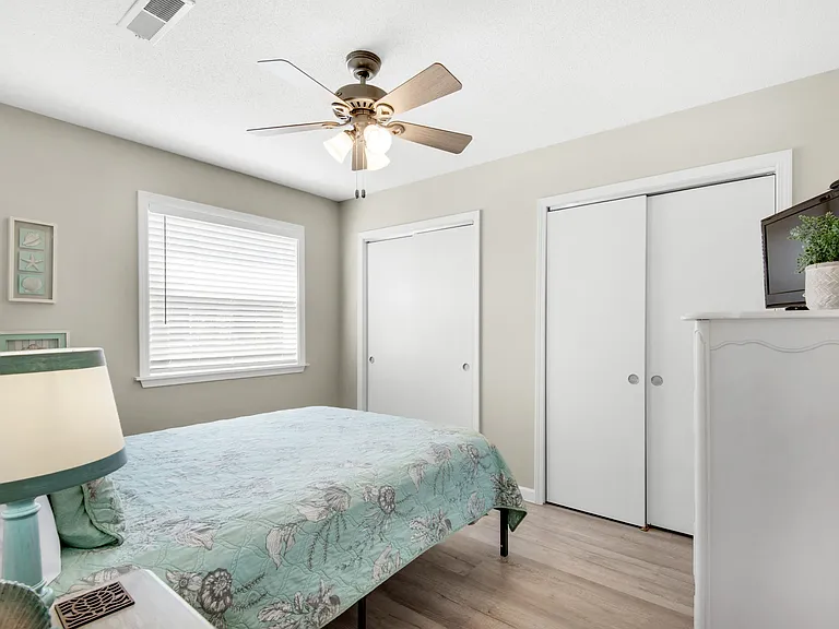 301 Chelsea Dr — Photo 20