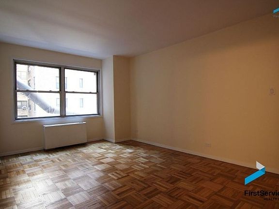3rd image of 250 E 73rd St APT 4H