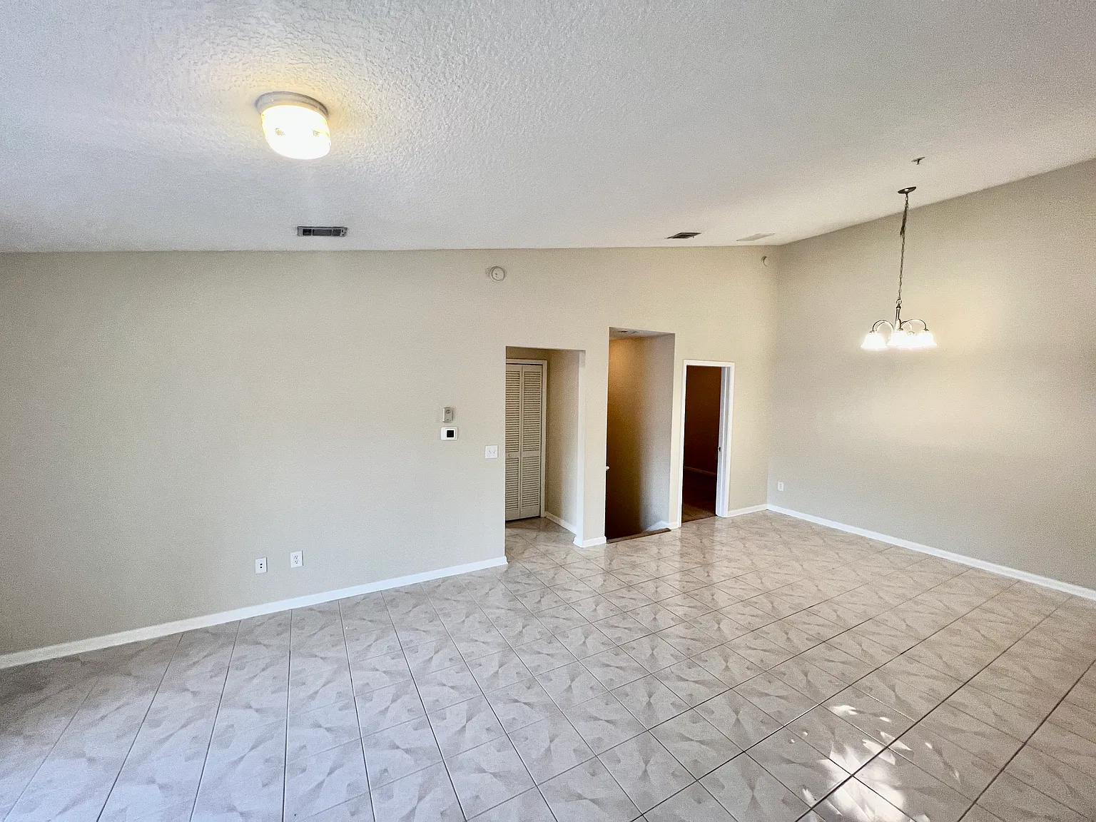 4240 Migration Dr — Photo 4