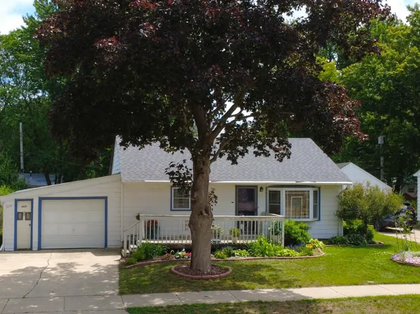 1601 Margaretha Ave, Albert Lea, MN 56007