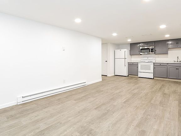 4th image of 400 W Bridge St #A