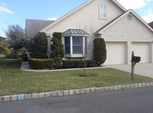 3 Wakefield Ct, Monroe Township, NJ 08831