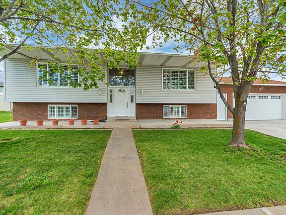 2nd image of 634 N Adamswood Rd
