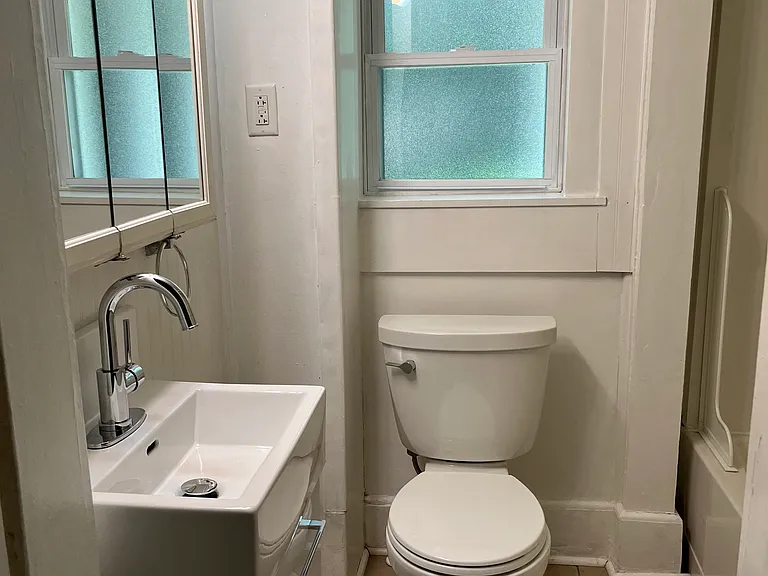 831 Lock St #B — Photo 5
