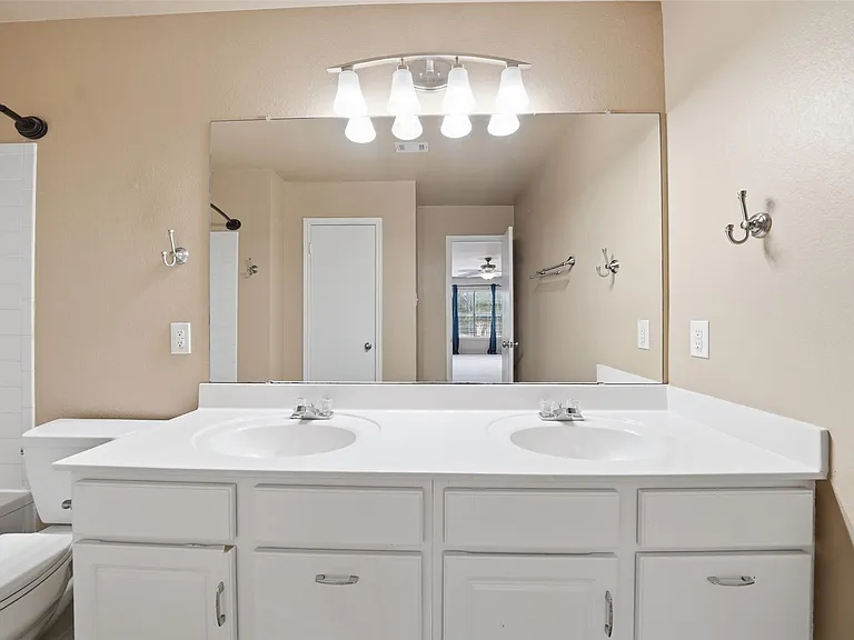 1304 Irene Dr — Photo 29