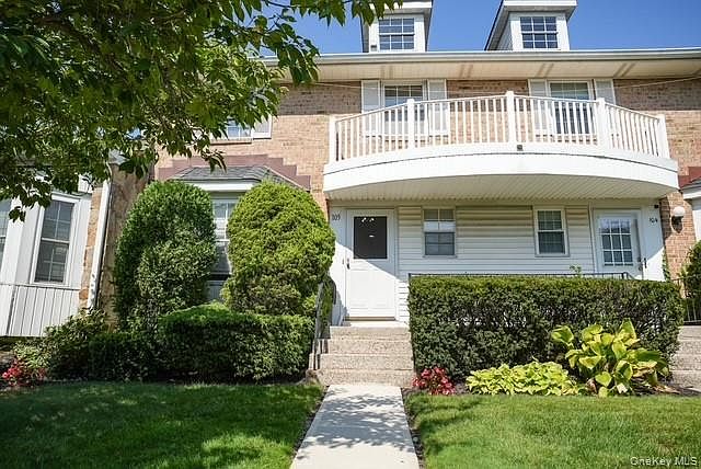 1st image of 105 Glen Way
