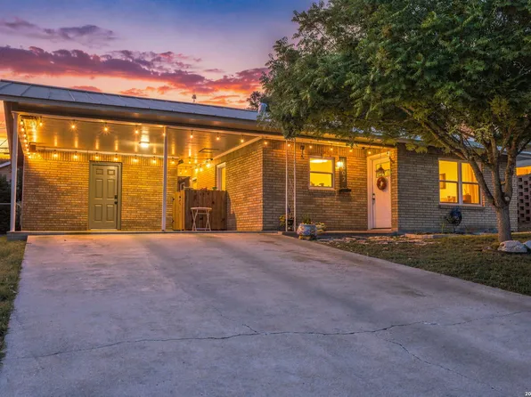 1602 DEER TRL, Kerrville, TX 78028