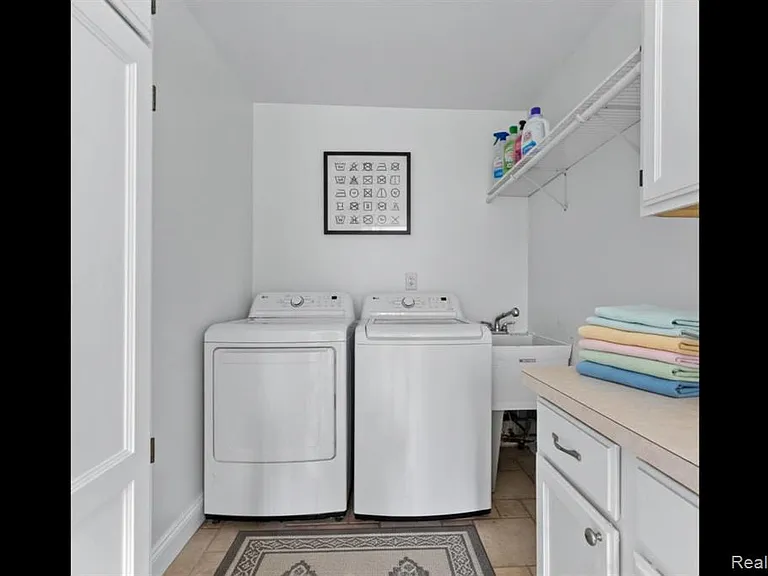 6628 Longworth Dr — Photo 13