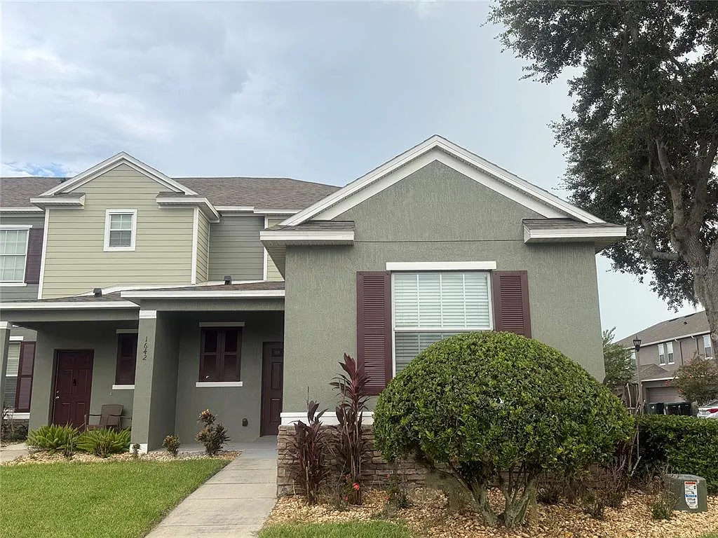 3 bed, 2.5 bath, 1942 sqft, $2,500 — Photo 1