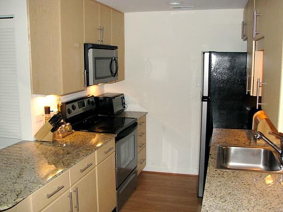 5th image of 5696 Kingsbury Ave #5696