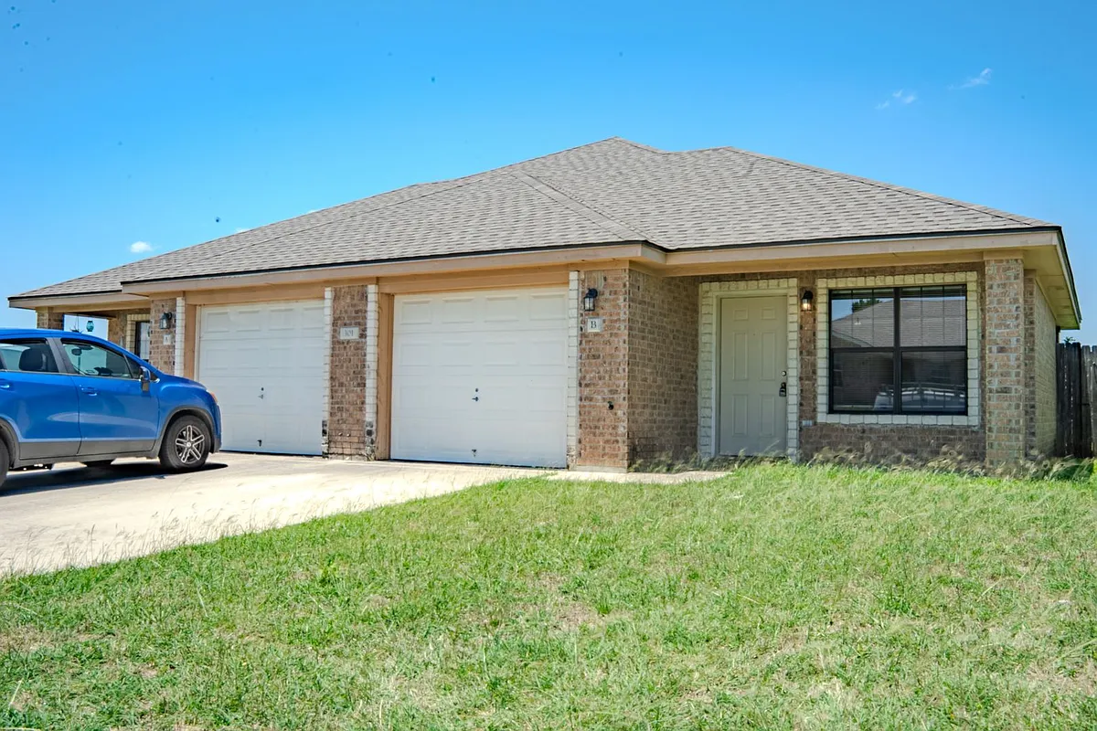 Primary Photo - 301 Cedar Ridge Dr #B
