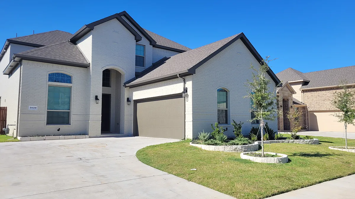 Building Photo - 3620 Hidden Hollow Dr