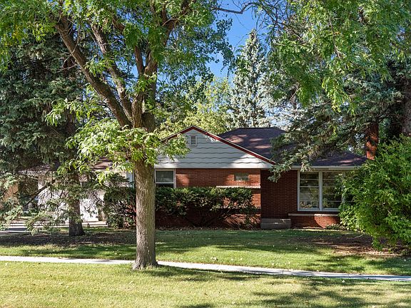 3rd image of 1437 Margaret St
