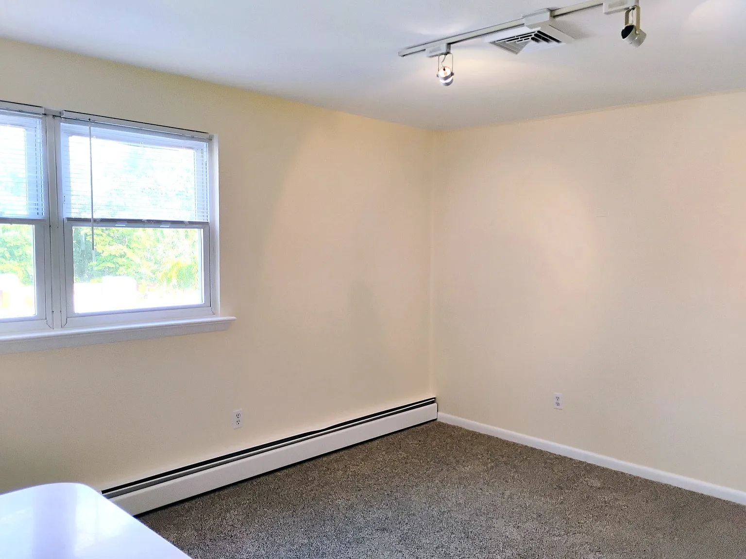 2 bed, 700 sqft, $1,550 — Photo 4