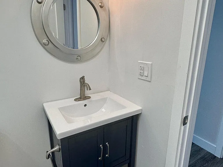 2nd bathroom