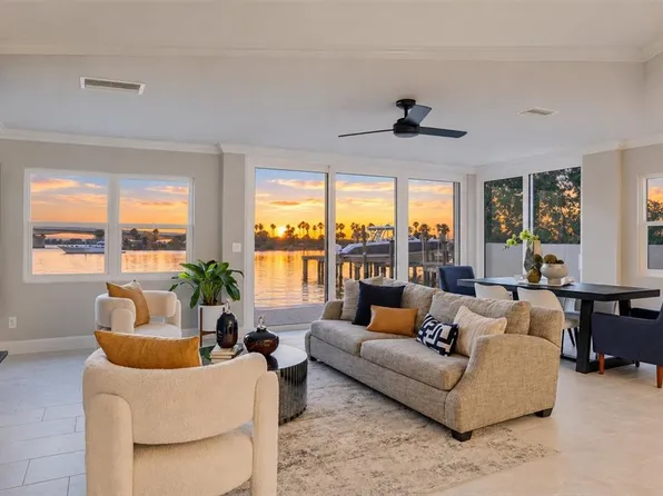 226 GOLDEN GATE POINT #12, SARASOTA, FL 34236