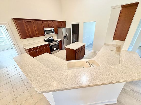 4th image of 4502 Firethorne Dr.