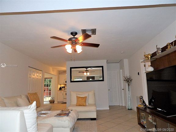 4th image of 5416 NE 5th Ave